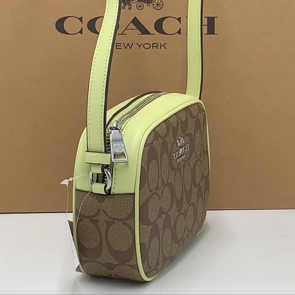 Coach Mini Jamie Camera Bag In Signature Canvas
SV/Khaki/Pale Lime
NWT - Picture 12 of 16
